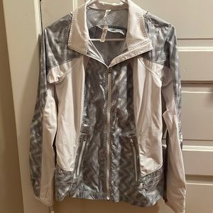Lululemon reflective running jacket